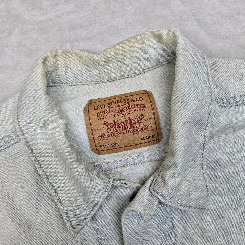 Vintage Levi's Denim Trucker Jacket Mens XL Distressed Light‎ Wash Jean Made USA - Picture 5 of 14
